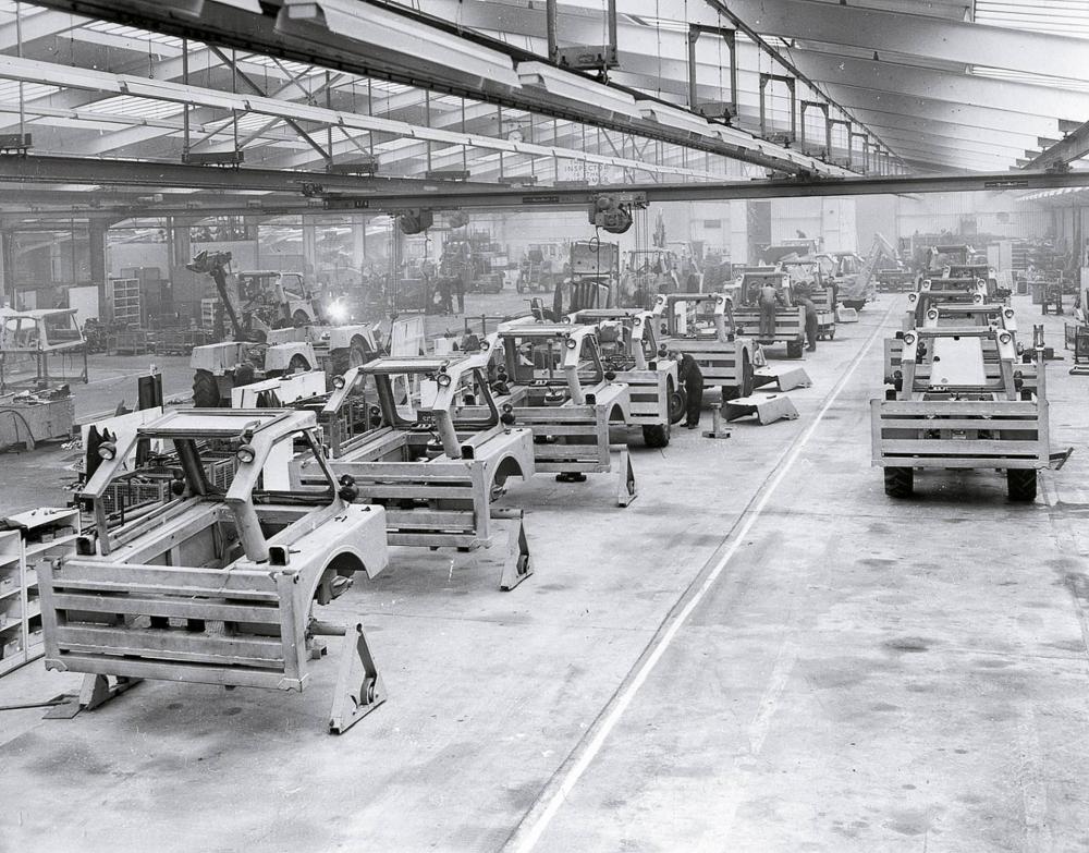 1958_-_the_production_line_at_Rocester-0