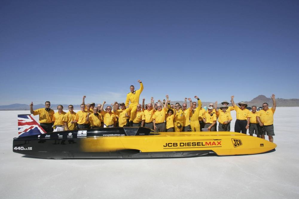 2006_-_the_JCB_Dieselmax_streamliner_car