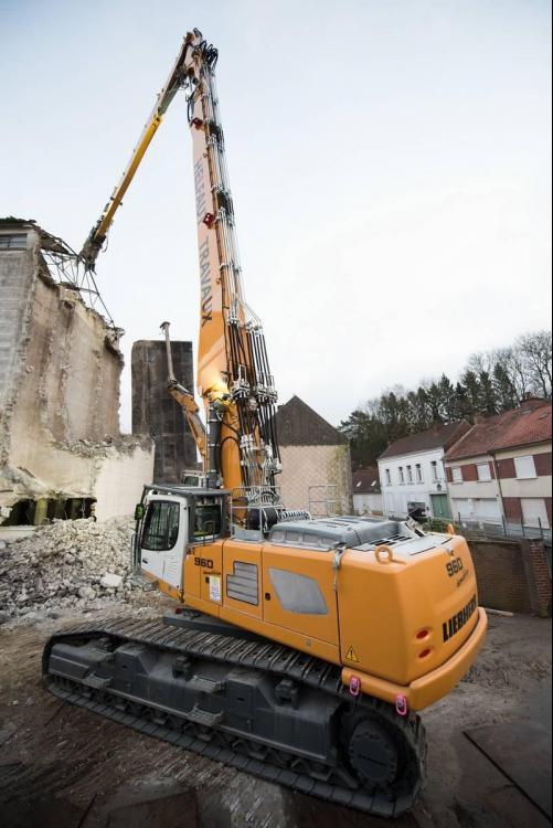 56b1d439cc6a7_liebherr-r960-demolition-h