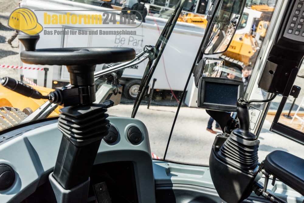 bauforum24_bauma2016_liebherr-33.jpg