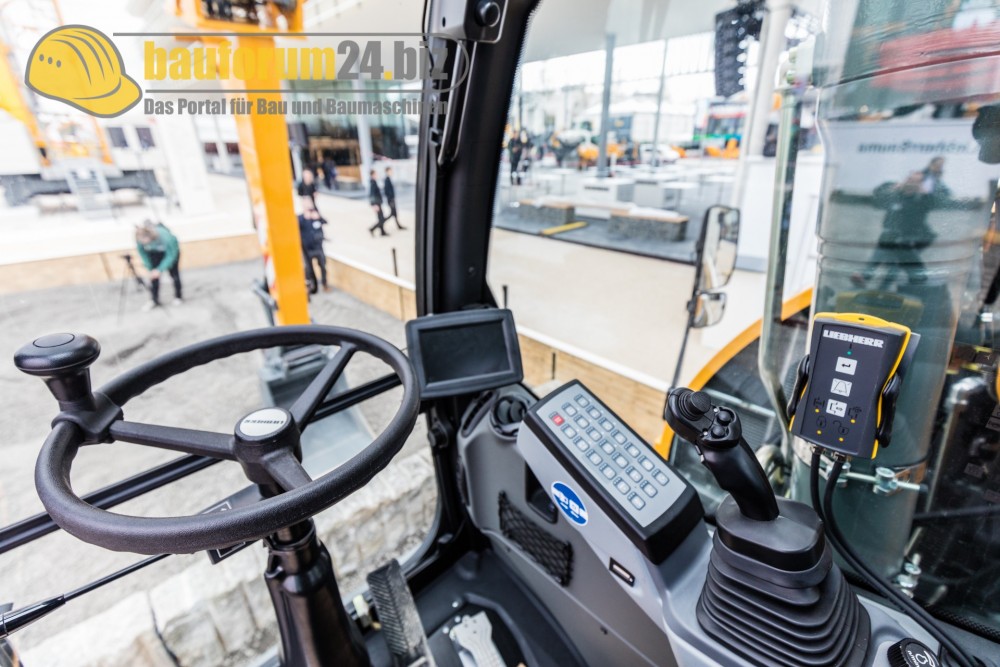 bauforum24_bauma2016_liebherr-90.jpg