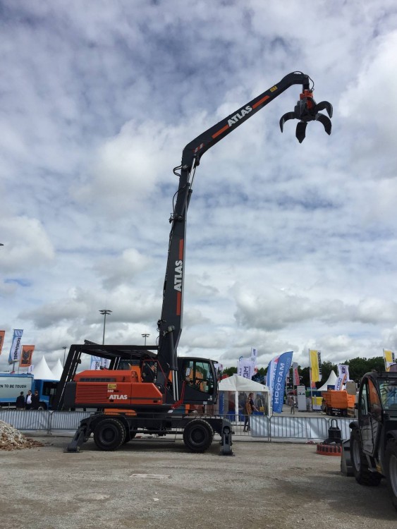 Atlas-350mh-IFAT-2016.jpg