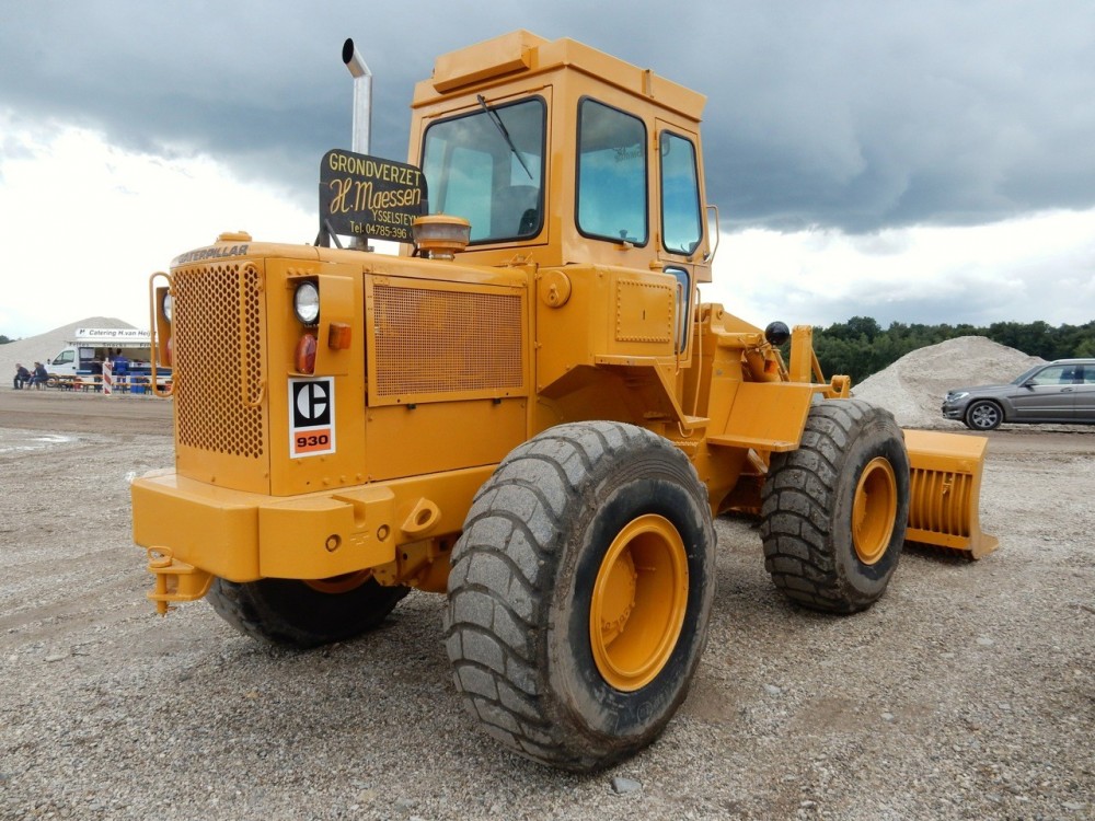 Cat 930 001.jpg