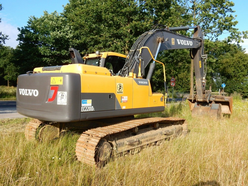 Bunte Volvo EC220D 002.jpg