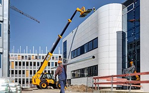 Mehr Informationen zu "JCB Teleskoplader im Einsatz"