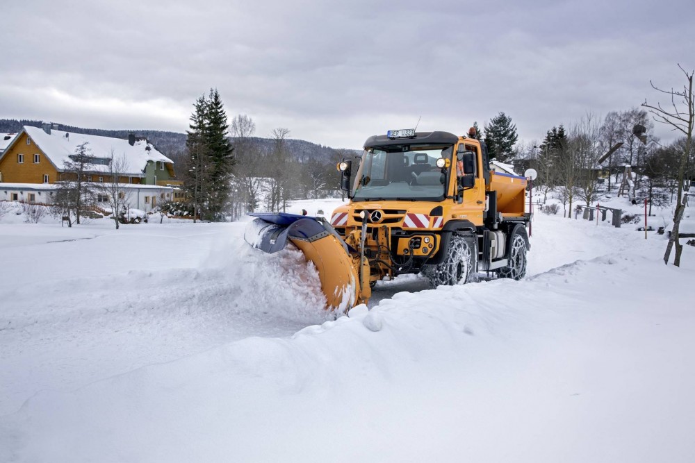 unimog-u323-2016-03.jpg