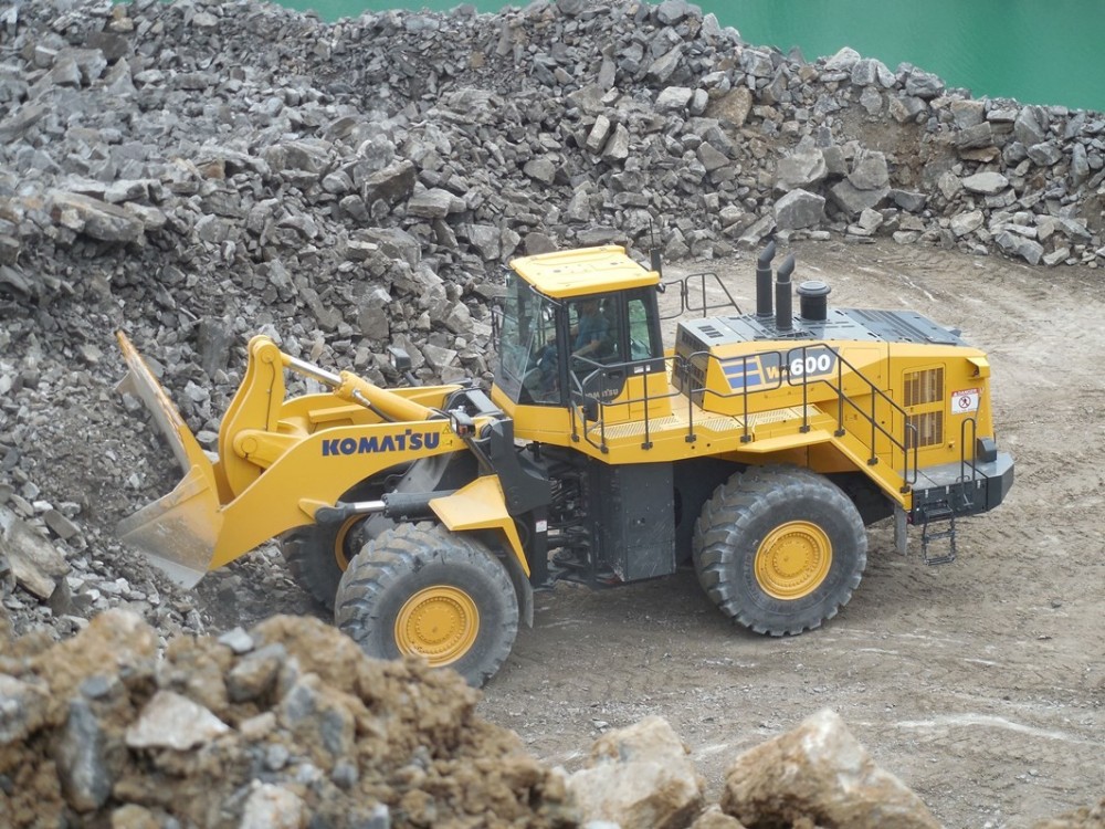 nuove pale gommate komatsu 57aaeb24c12f9_Komatsu_WA600imEinsatz.thumb.jpg.6a1b9ca39b8ba808b6cdc01e398f6fb7