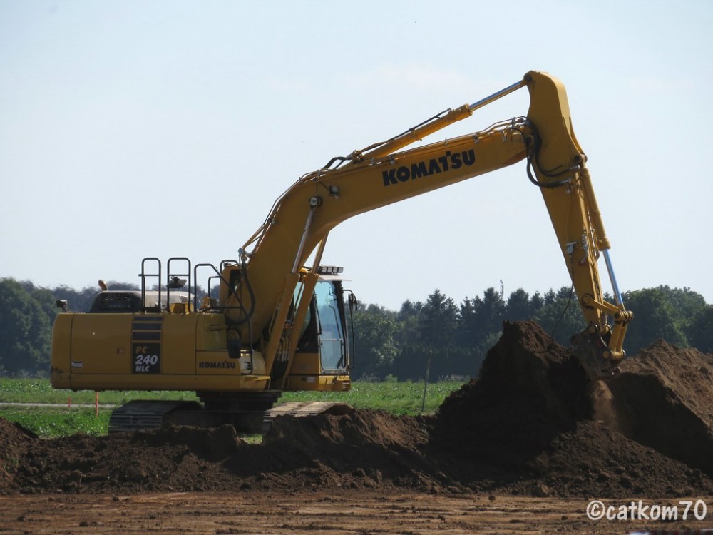 Komatsu 2.jpg