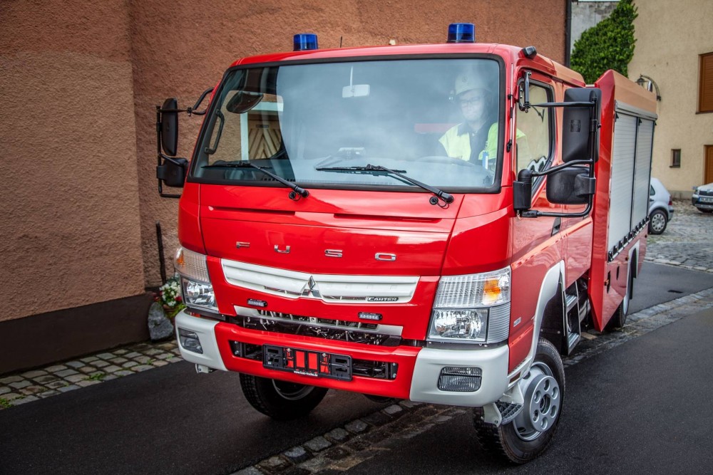 bf24-Fuso Canter, Feuerwehr, Doppelkabine.jpg