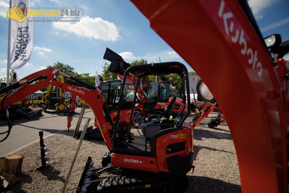 Kubota_KX018-4.jpg