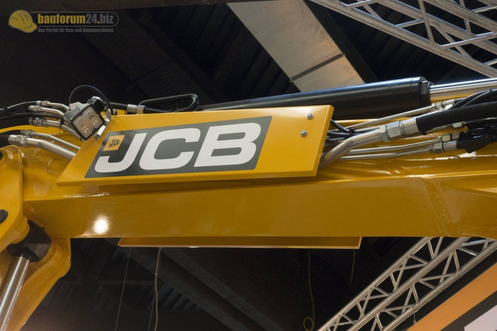 jcb-hydradig-galabau2016-bauforum24-24.jpg