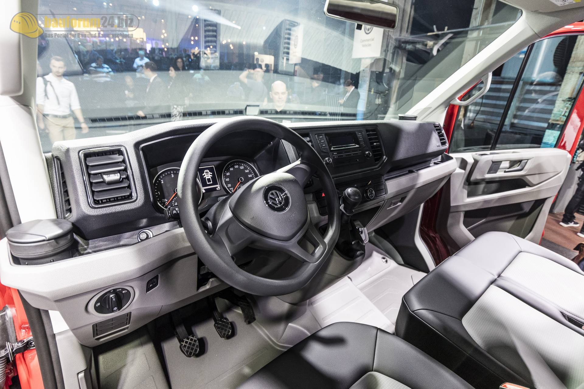 Volkswagen Crafter 2020 салон