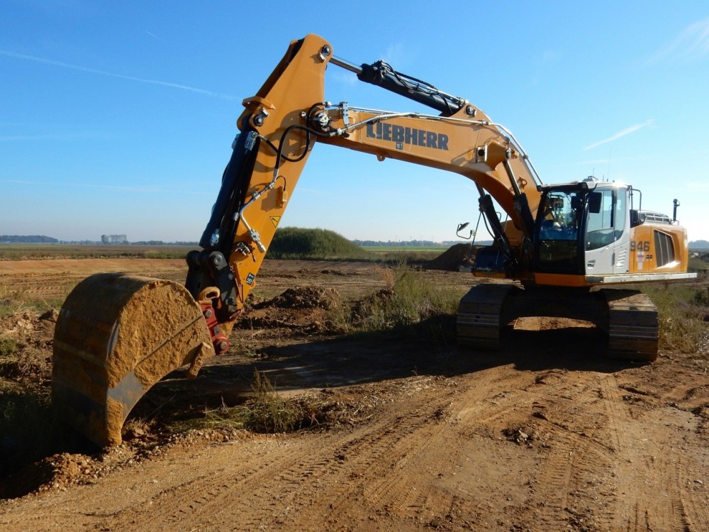 Dohmen Liebherr 946 004.jpg