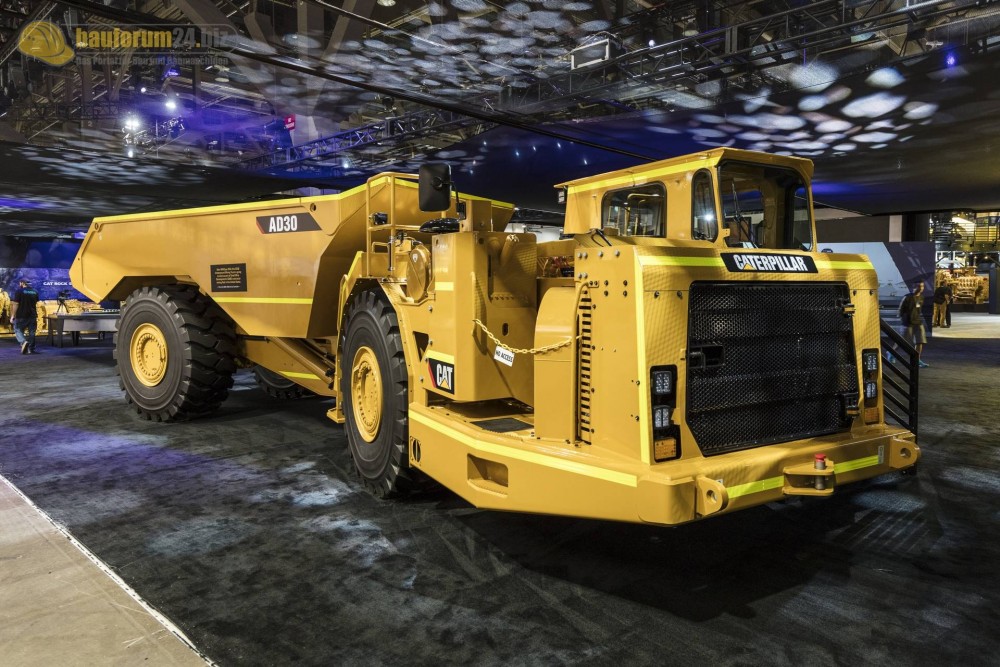 caterpillar-ad30-minexpo2016-bauforum24-128.jpg