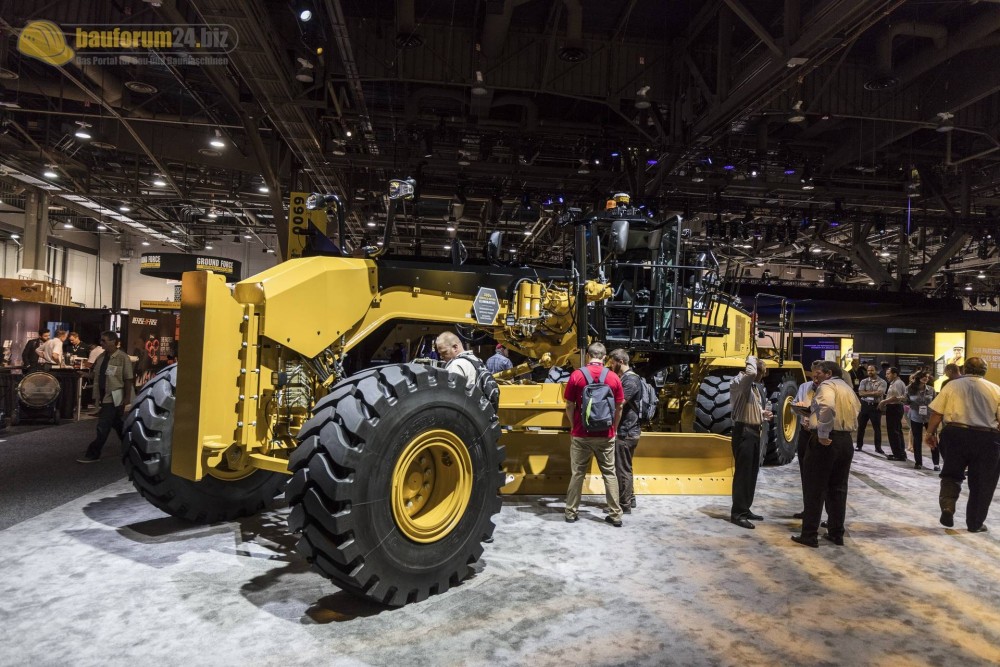 caterpillar-grader-minexpo2016-bauforum24-68.jpg