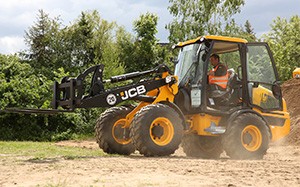 Mehr Informationen zu "JCB Bagger und Radlader im Einsatz"