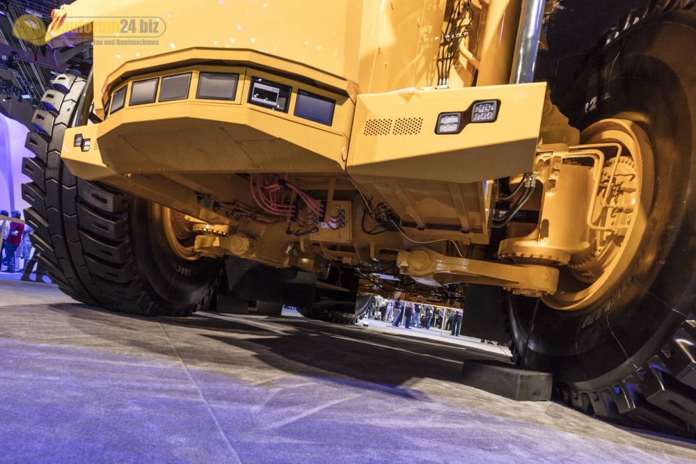 komatsu-future-truck-minexpo2016-bauforum24-03.jpg