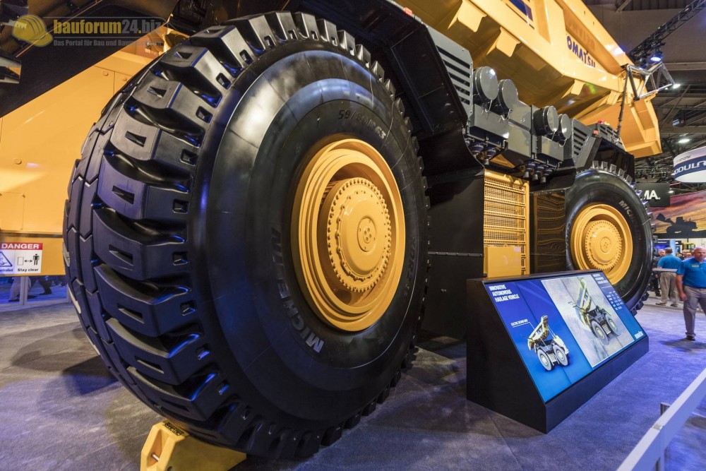 komatsu-future-truck-minexpo2016-bauforum24-04.jpg