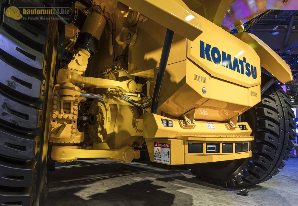 komatsu-future-truck-minexpo2016-bauforum24-07.jpg