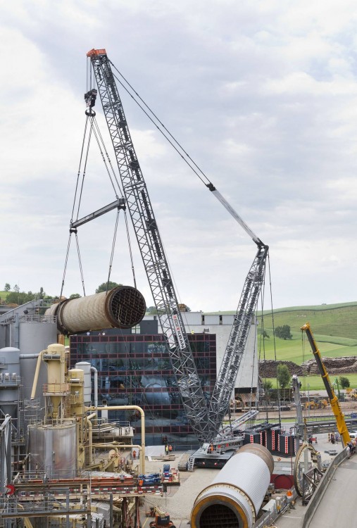 liebherr-crawler-crane-production-plant-lift-2_1920.jpg