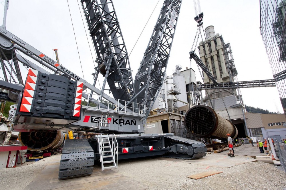 liebherr-crawler-crane-production-plant-lift-3_1920.jpg