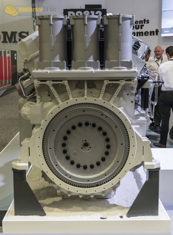 liebherr-d9812-minexpo2016-bauforum24-106.jpg