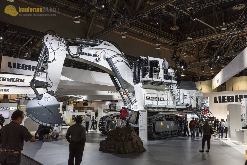 liebherr-r9200-minexpo2016-bauforum24-75.jpg