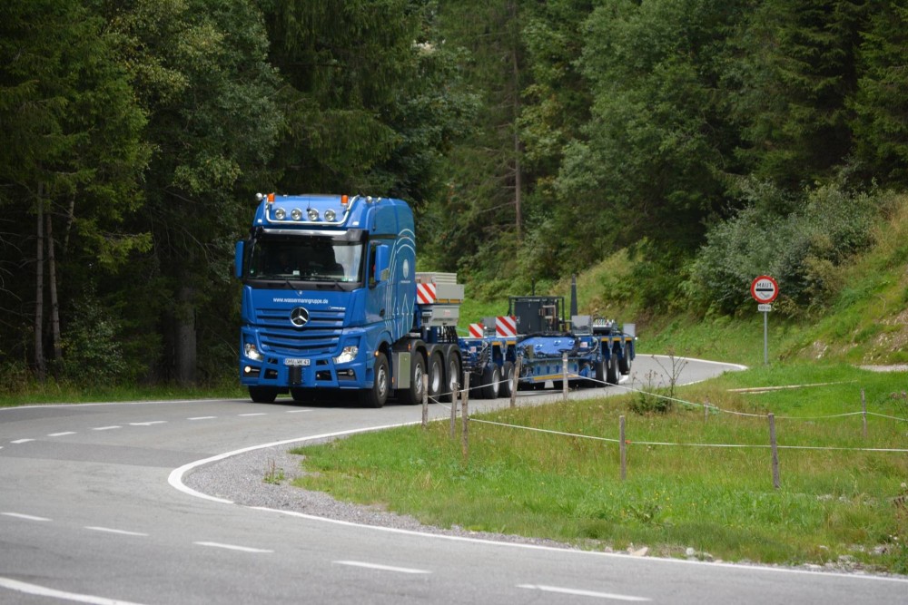Mercedes Benz Actros 4163