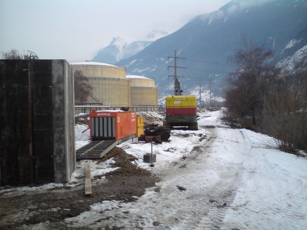 65 kV-Leitung Visp-Rhône neues Mastenfundament Jan.Febr. 0917.jpg