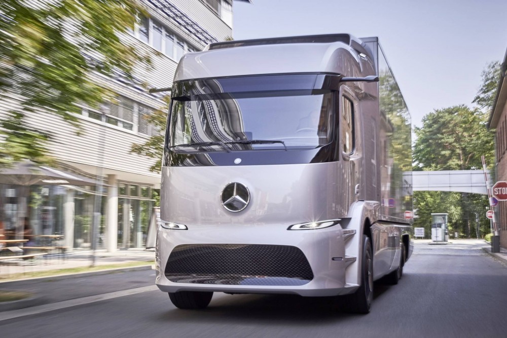 mercedes-urban-etruck-2017-bauforum24-02.jpg