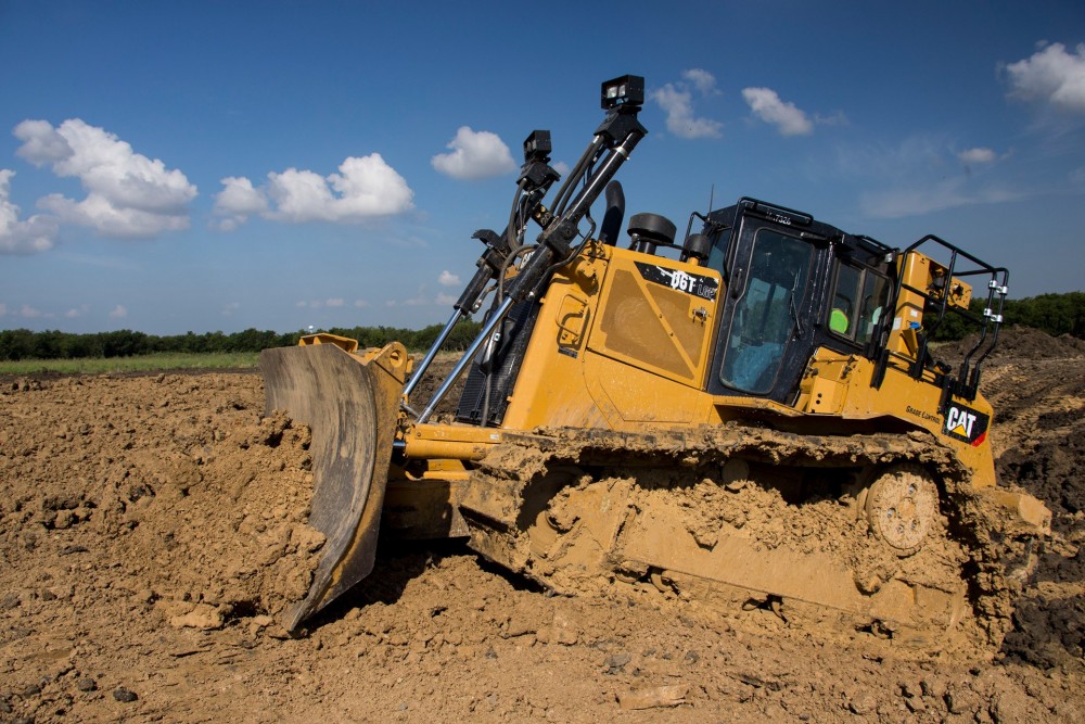 Cat D6T mit 161 kW (219 PS) Motorleistung (Stufe IV)