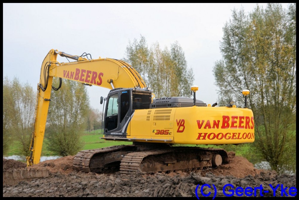 e385c longreach van beers.jpg