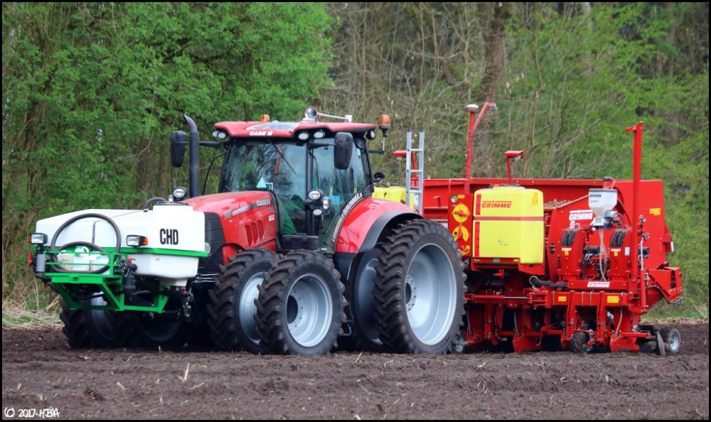 Case_IH_Puma_CVX_220.thumb.jpg.a361b4fbf84da0ae1834c6ef558272e9.jpg