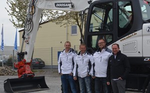 Mehr Informationen zu "Doosan DX 165 W Mobilbagger"