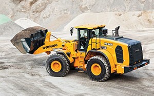 Mehr Informationen zu "Hyundai HL965 Radlader vorgestellt"