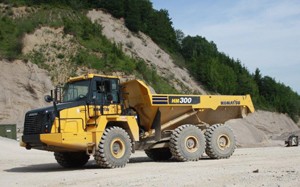 Mehr Informationen zu "HM300-5 und D61 PX von Komatsu"