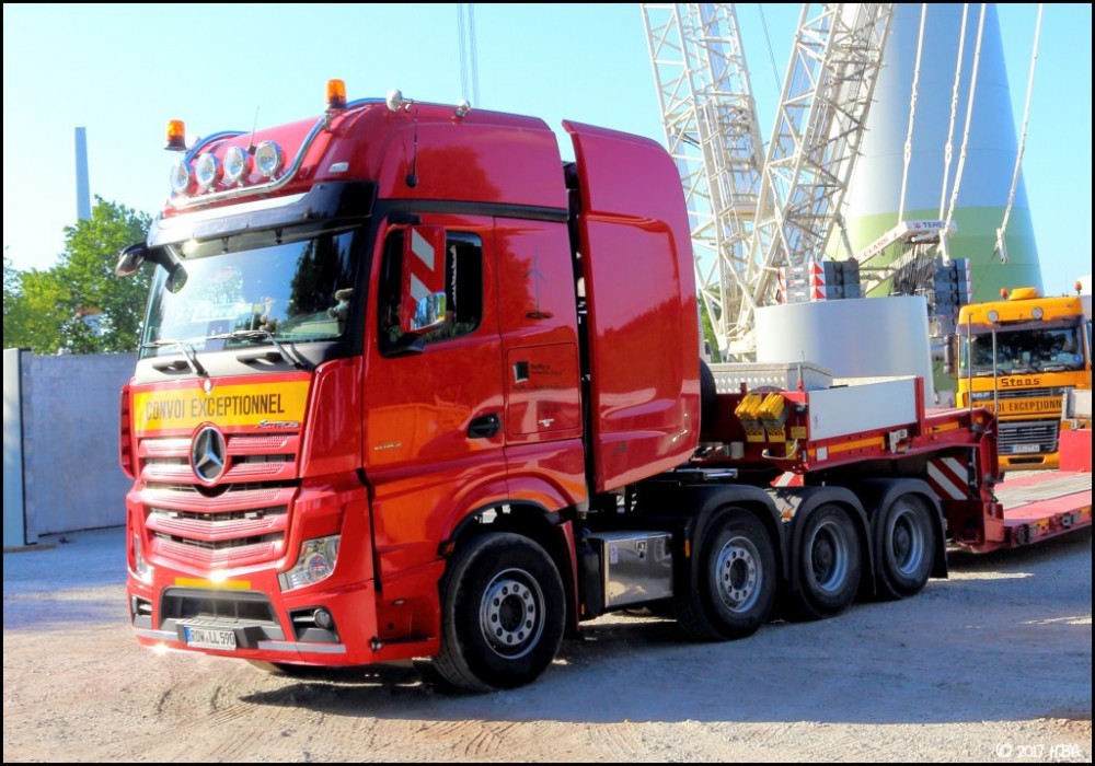 Actros_4152_8x4.thumb.jpg.04d27abe1775490b74ec3bde7b272efd.jpg