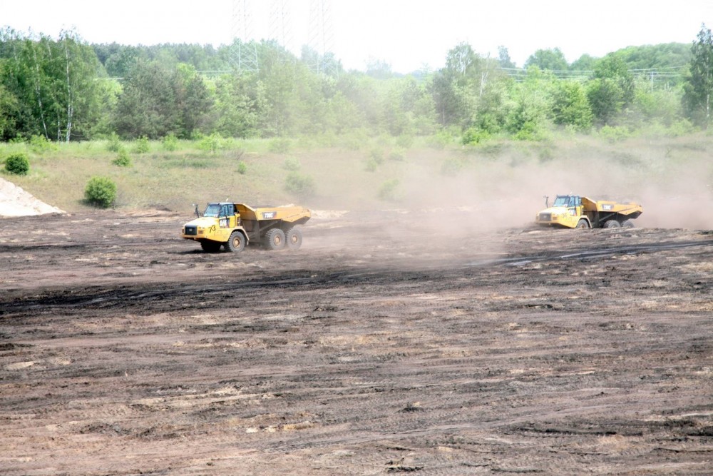 Cat 730C Muldenkipper am Cottbuser Ostsee