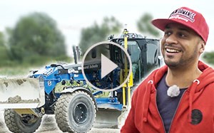 Mehr Informationen zu "Video: JP mit dem CAT Grader 120M2 AWD"