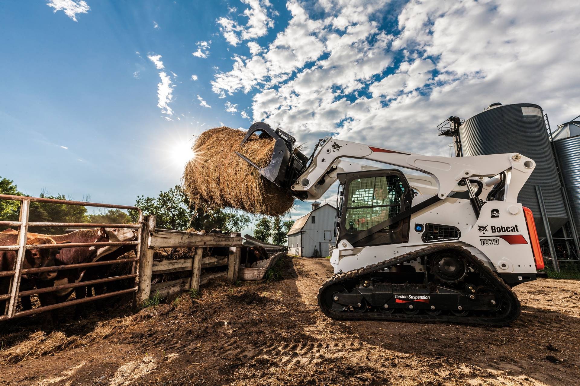 Bobcat t. Bobcat t870. Бобкэт 870. Погрузчик Bobcat t870. Мульчер-кусторез Bobcat t870.