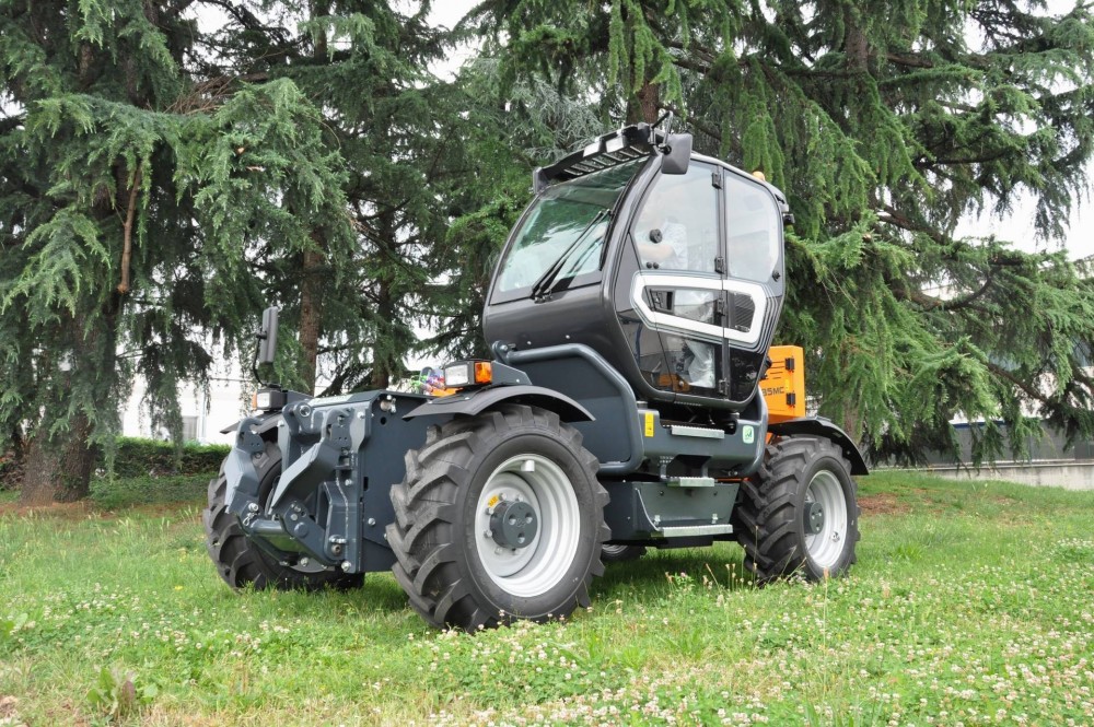 Merlo Geräteträger-Traktor MM135MC