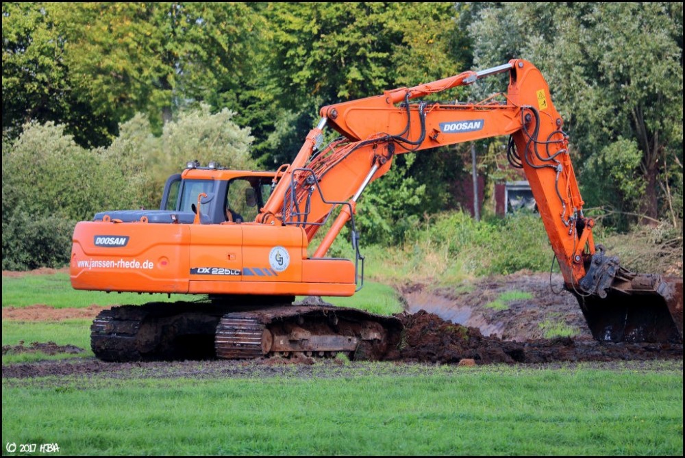 Doosan_DX225LC_VA_Janssen2.thumb.jpg.8d8edbab8b152dfd267667d09382412e.jpg