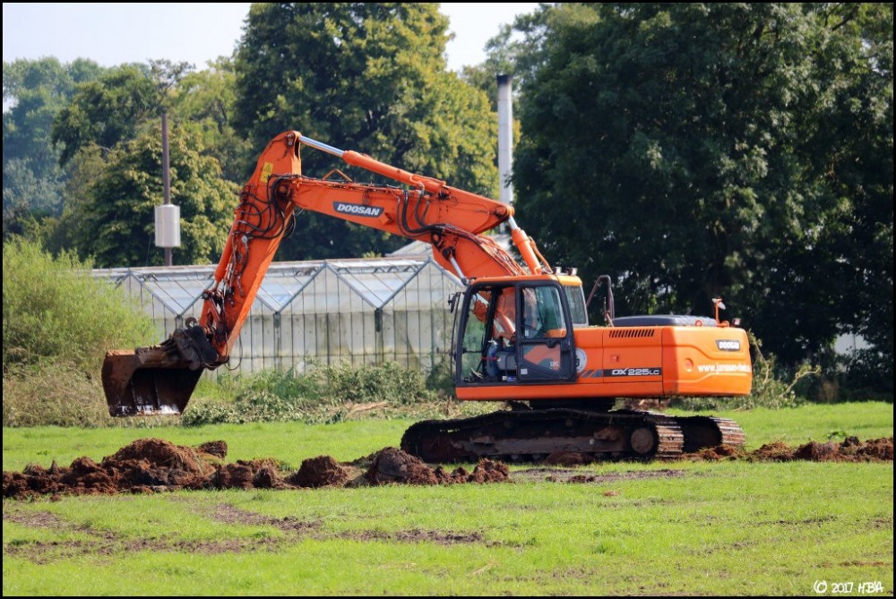 Doosan_DX225LC_VA_Janssen3.thumb.jpg.f5410b701fc003896a405d95b225069d.jpg