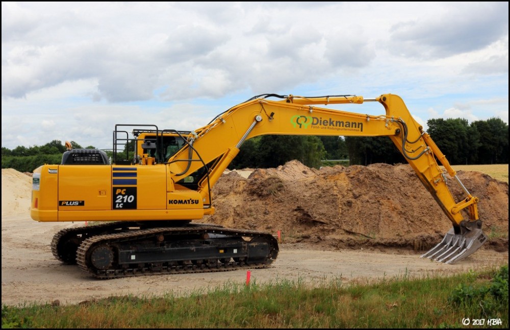 Komatsu_PC210LC_Plus_Diekmann_1.thumb.jpg.164b9261ad1261adb6f489e388586976.jpg