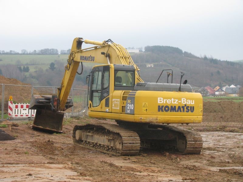 escavatore komatsu 5a6c96c9963ea_210-8.jpg.1686dfb378e0c045ac9d3e0cbd7d4227