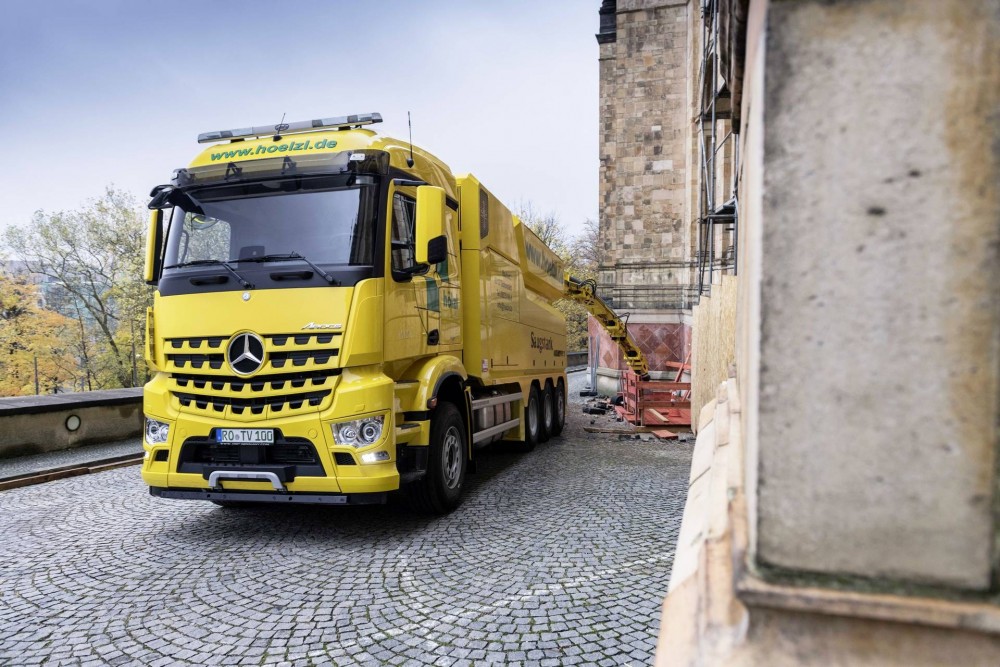 Mercedes-Benz Arocs 3253 L 8x4 als Saugbagger 