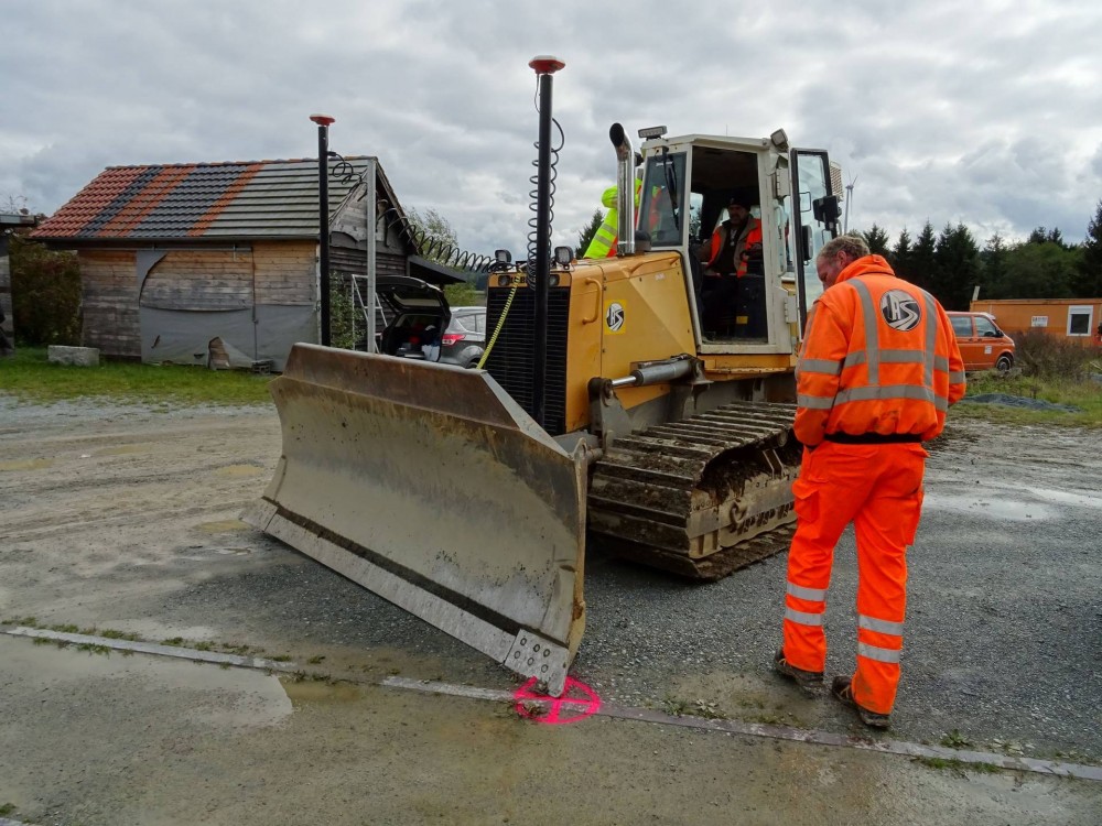 MTS-NAVI jetzt auch auf einer Liebherr PR 714 Raupe im Einsatz