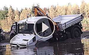 Mehr Informationen zu "Video: Unimog Test mit Hindernissen"