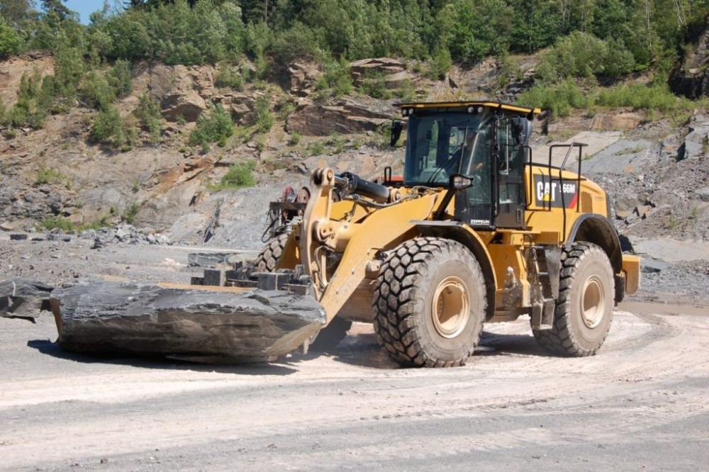 CAT 966M.jpg