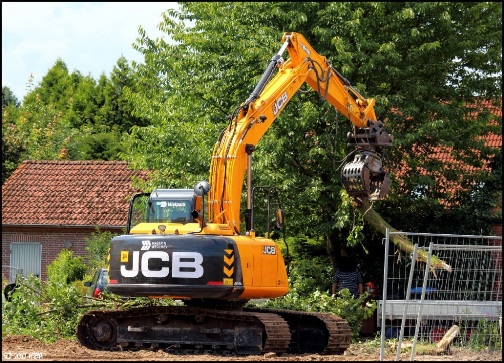 JCB_JS145HD.thumb.jpg.d2d824185b40f7a4050bb6b0955ba5c1.jpg